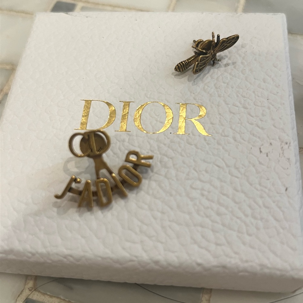 DIOR J’adior Asymmetrical Bee Earrings